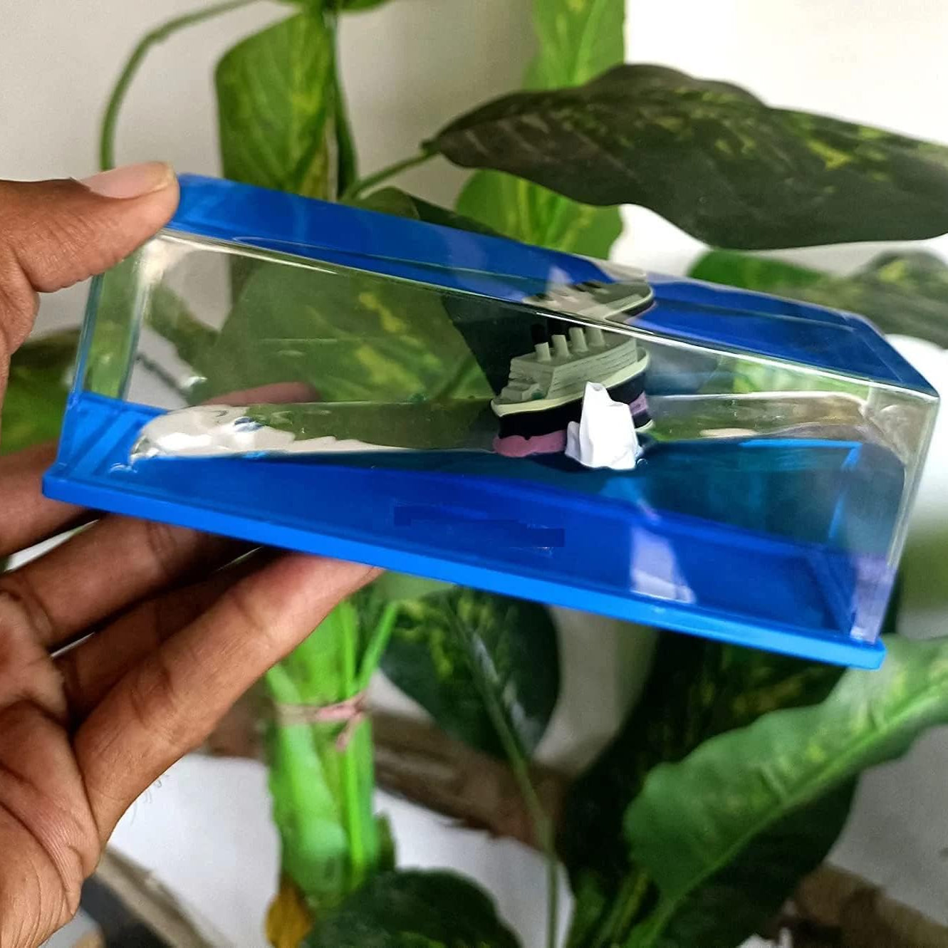 FurBlu Car Decorative Ship Liquid Motion (Titanic)